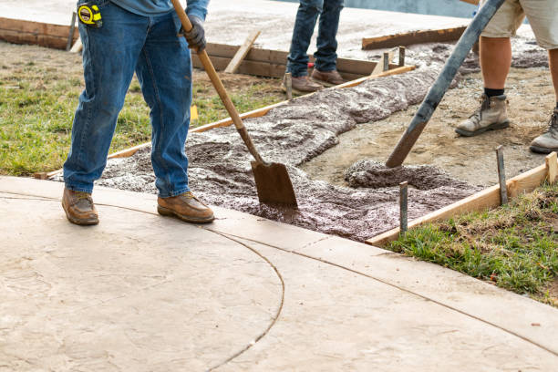 Best Concrete Pool Decks in Mec, CA